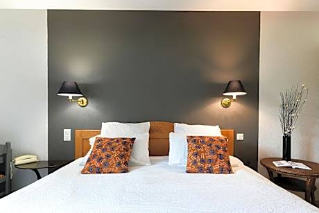 Double or Twin Room with Balcony