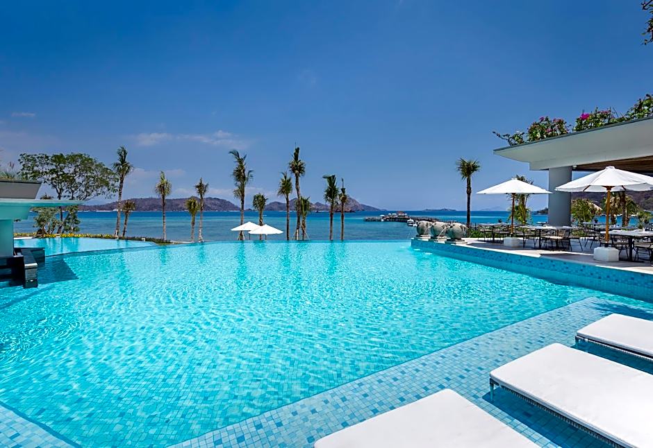 AYANA Komodo Waecicu Beach