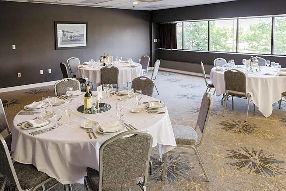 Crowne Plaza Suites MSP Airport - Mall of America By IHG