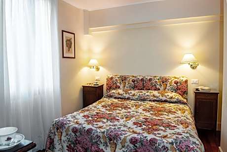 Superior Double or Twin Room with Terrace