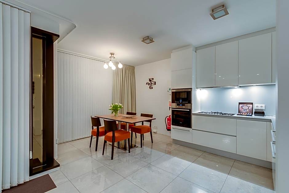 Black Pearl Apartment Hotel