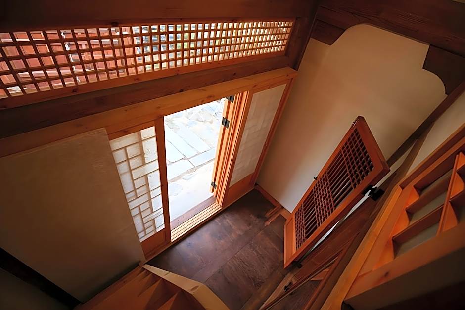 Gaeunchae Hanok Guesthouse Jeonju 2 (Korea Quality)