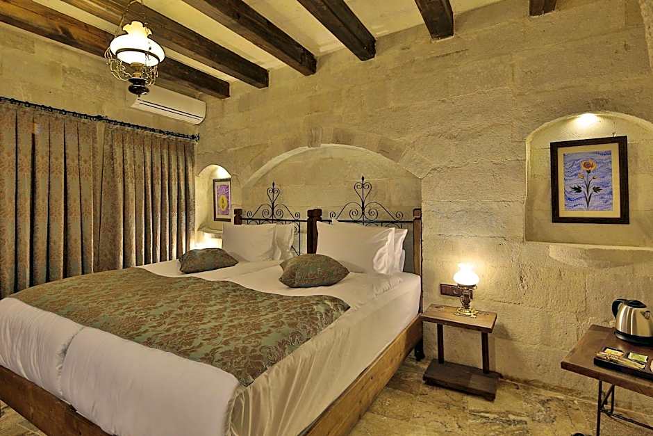 Aren Cave Hotel and Art Gallery