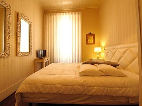 Double Room with Shared Toilet