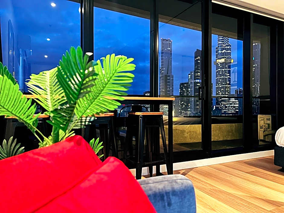 Aura on Flinders Serviced Apartments