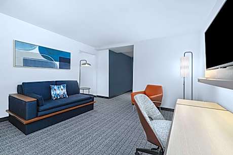 King Suite with Sofa Bed - Hearing Accessible