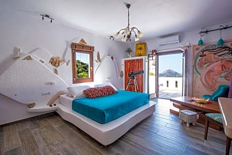 Deluxe Suite with Spa Bath