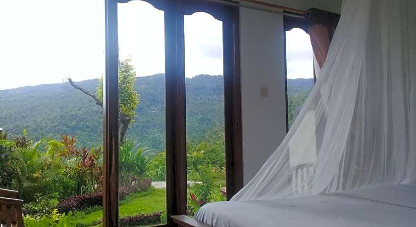 Aris Homestay and Warung Made