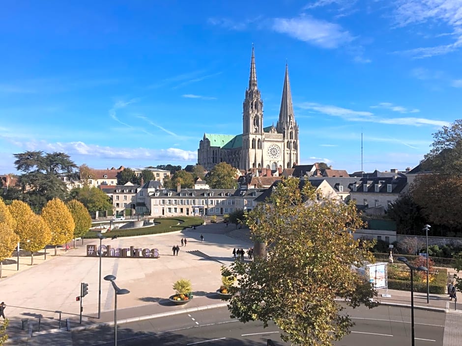 Hôtel Le Boeuf Couronné Chartres - Logis Hotels