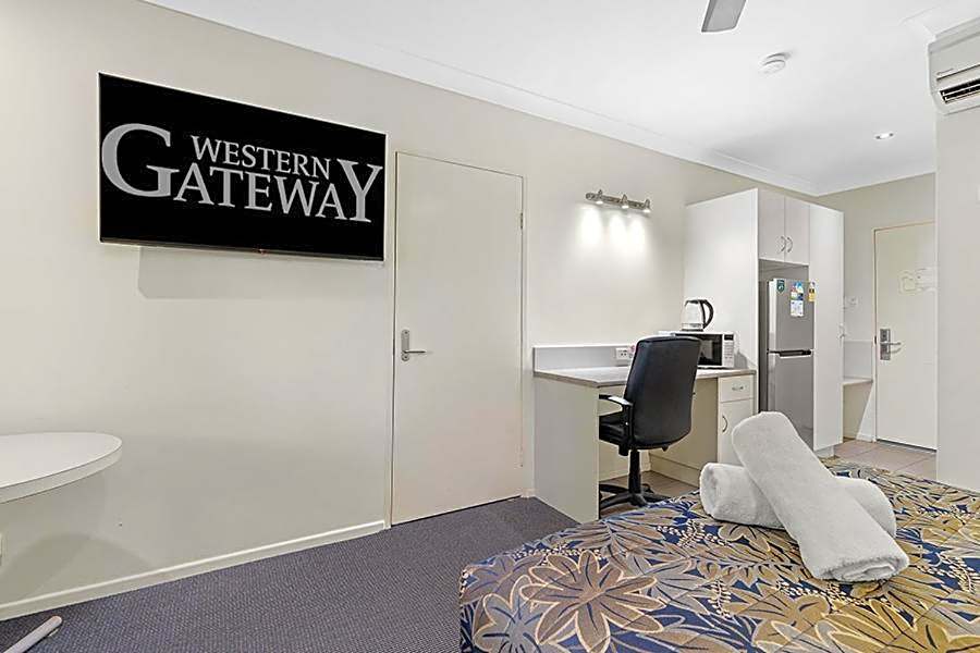Western Gateway Motel and Apartments