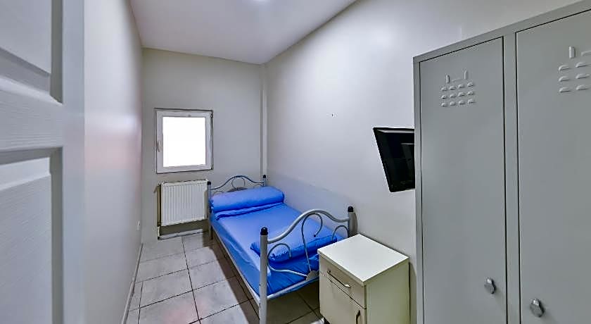 Gökçe Pansiyon - Only men