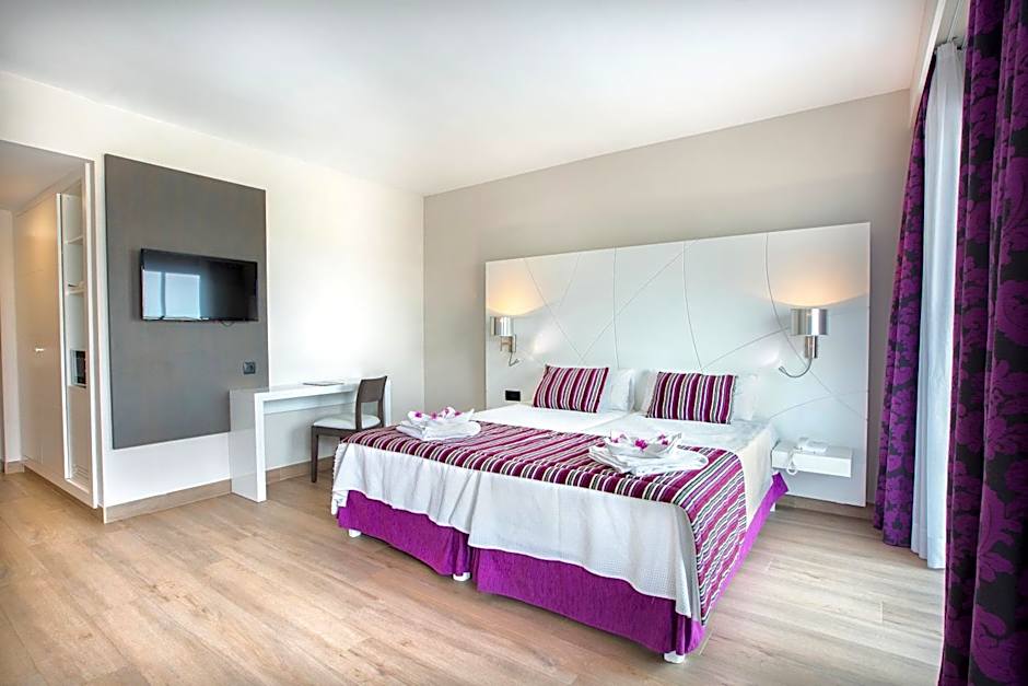 Mar Hotels Playa de Muro Suites