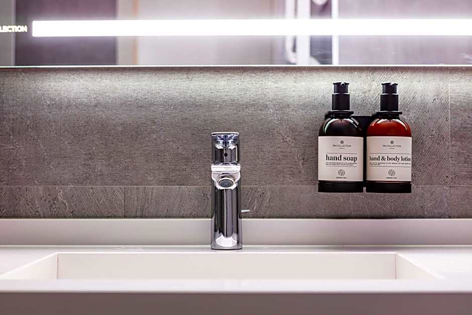 NH Collection Amsterdam Flower Market