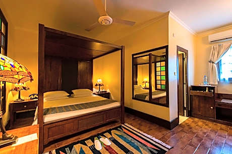 Larger Guest room, 1 Queen, Garden view