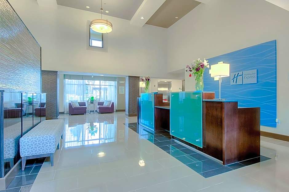 Holiday Inn Express Hotel & Suites Carlsbad Beach By IHG