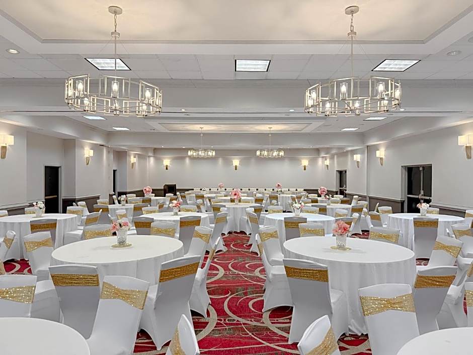 Crowne Plaza Newark Airport By IHG