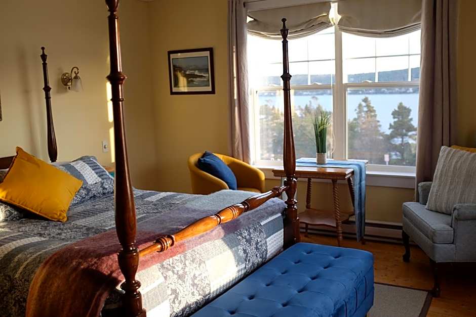 The Bread and Cheese Country Inn