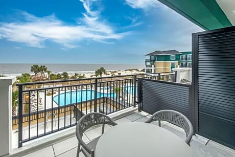 Oceanfront, One King Bed with Balcony