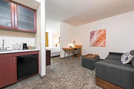 King Suite with Trundle Bed