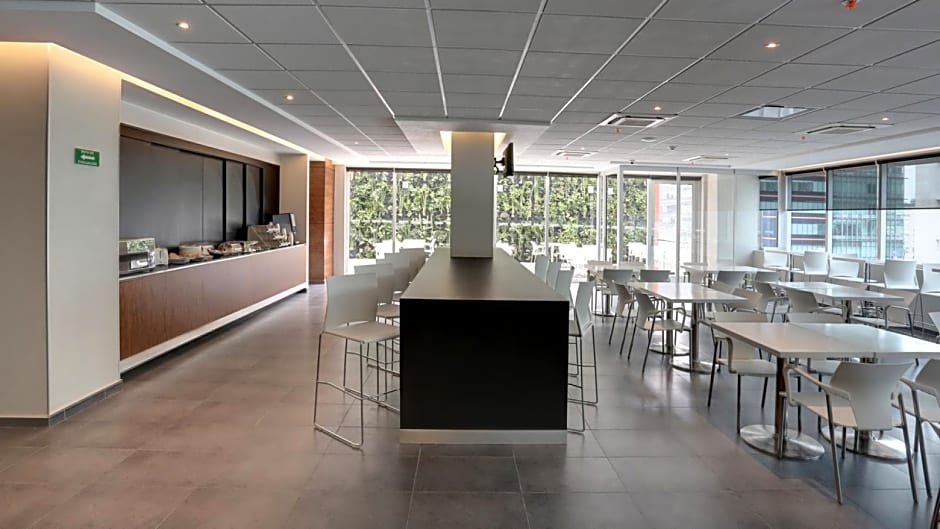 City Express Suites by Marriott Ciudad de México Santa Fe