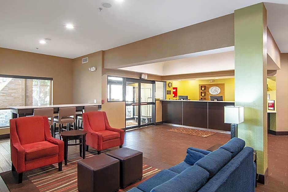 Comfort Suites NW Dallas Near Love Field