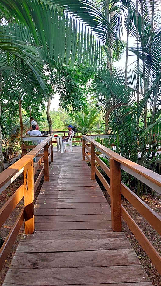 Seringal jungle Lodge