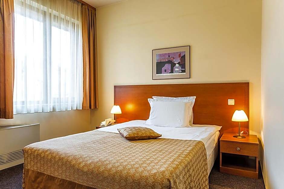 Sofia Place Hotel by HMG