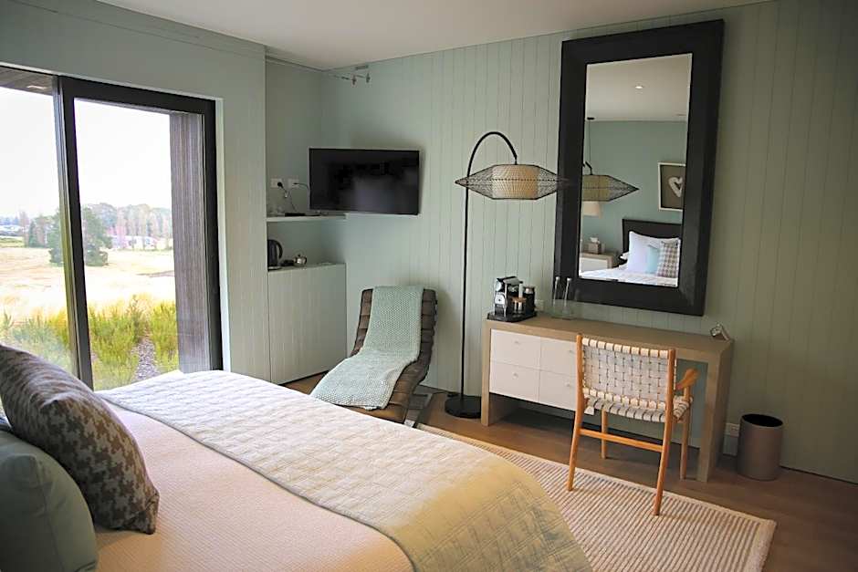 Kinloch Manor & Villas