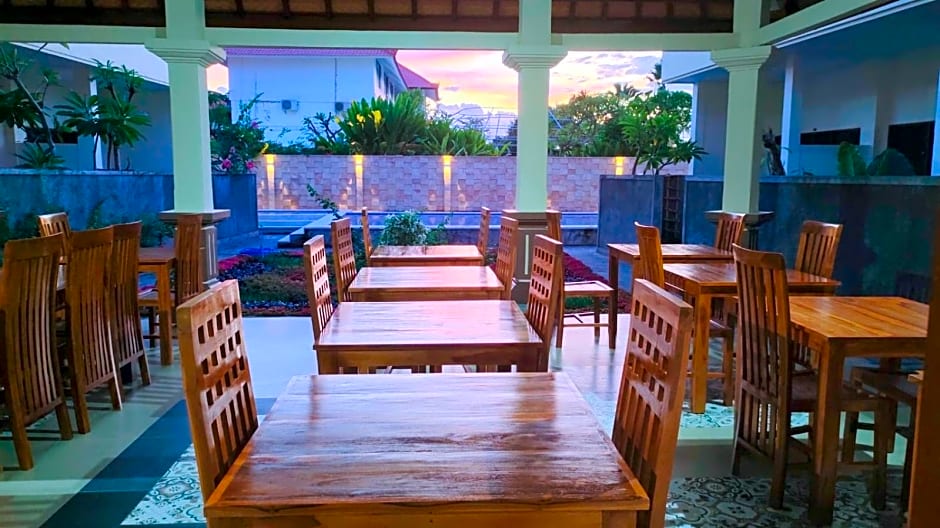 THE LAVIANA HOTEL