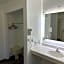 Howard Johnson Hotel & Suites by Wyndham St. George