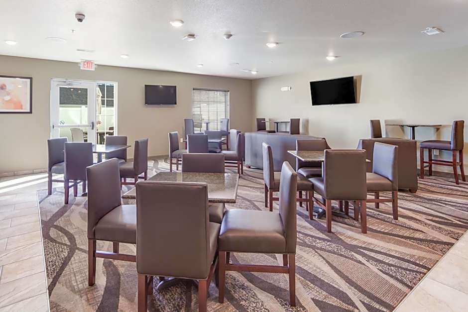 Cobblestone Inn & Suites-Fremont