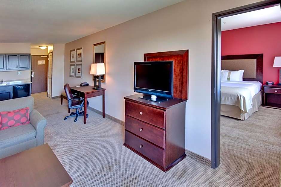 Holiday Inn Hotel & Suites Bakersfield By IHG