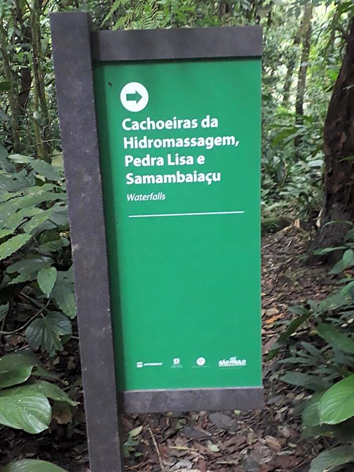 Alegria casa 3 dorms Cond Fechado churrasqueira piscina