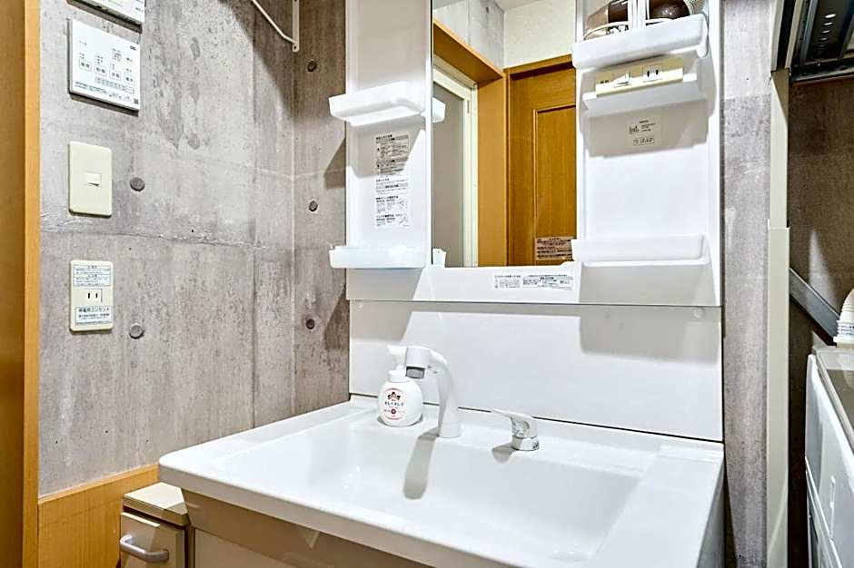 J-2S JR Yamanote Komagome, 3 storey 101sq 4BR, FreePark