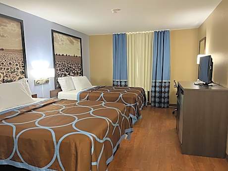 Queen Room with Two Queen Beds - Non-Smoking