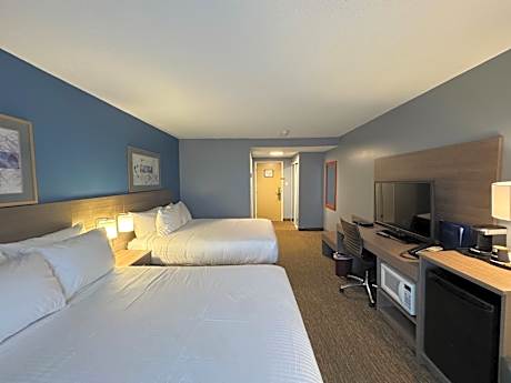 Deluxe Queen Room with Two Queen Beds