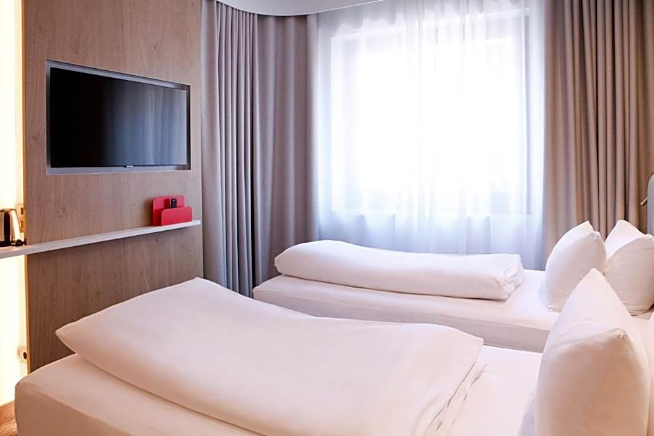 Holiday Inn Express And Suites Basel Allschwil By IHG