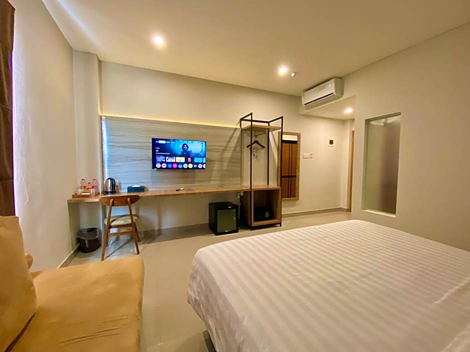 Front One Hotel Gombong