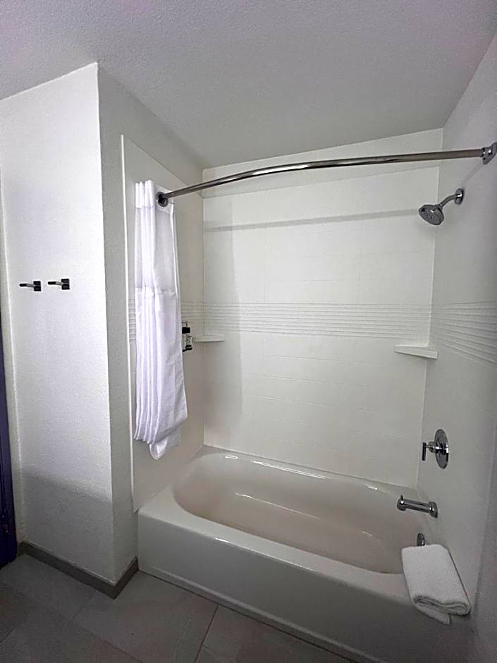 Garner Hotel Phoenix - Surprise By IHG