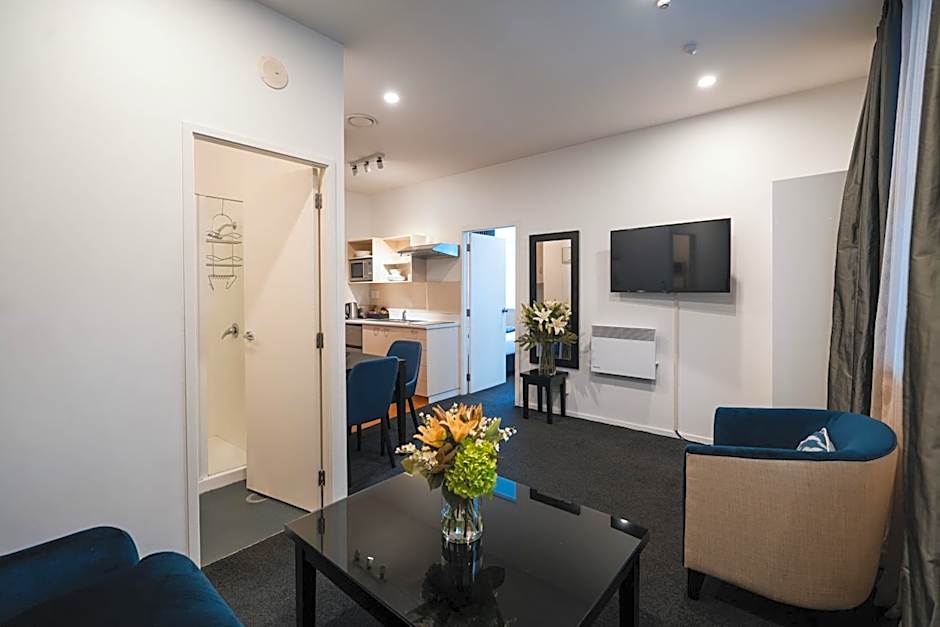 Gilmer Apartment Hotel