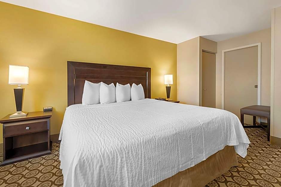 Best Western Plus Inntowner Madison