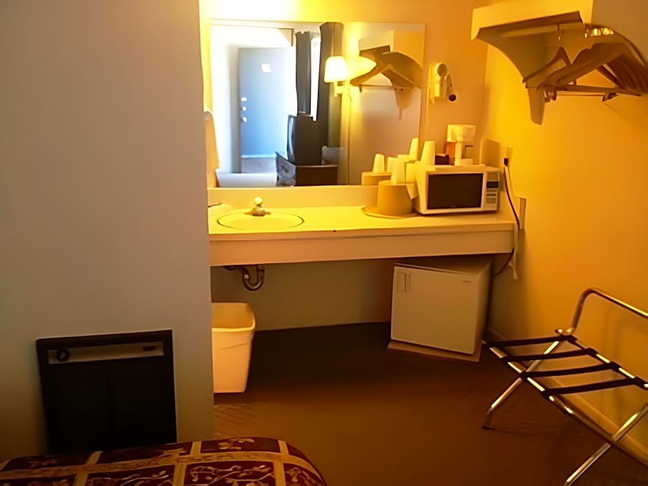 Thunderbird Motel