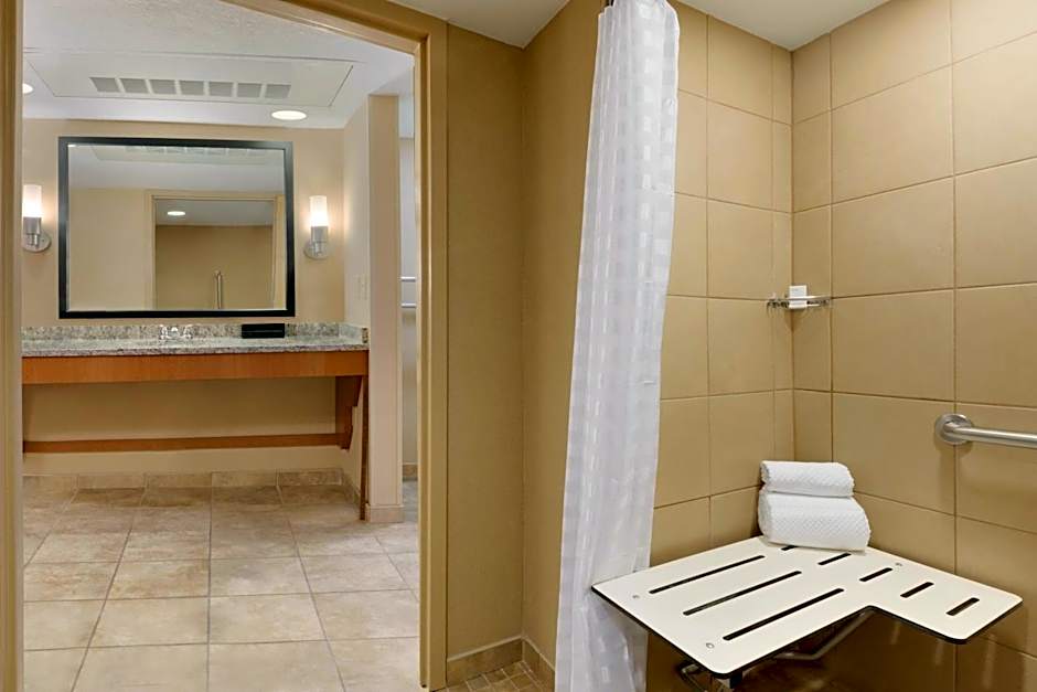 Embassy Suites By Hilton Hotel Kansas City-International Airport