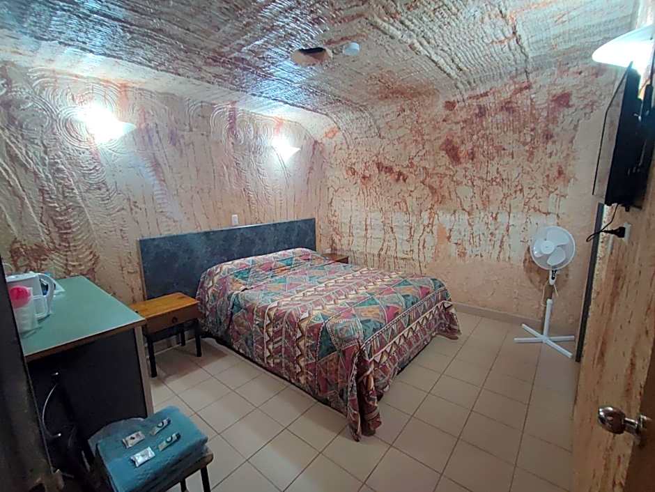 Radeka Downunder Underground Motel