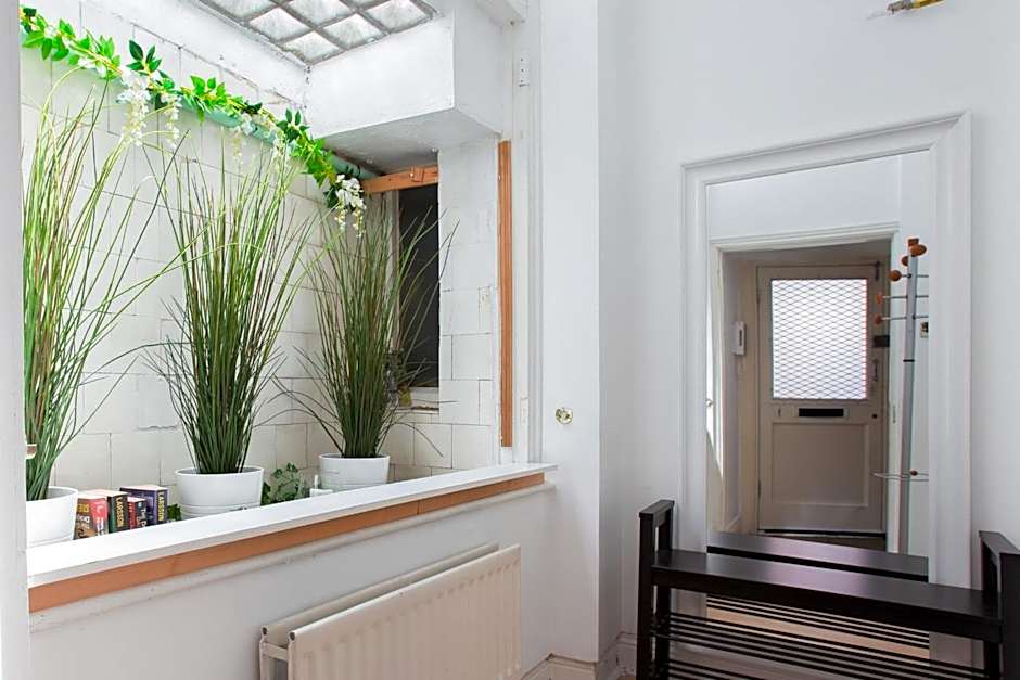 Spacious 1 bed Sloane Square