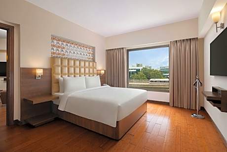 King Suite - Executive Lounge Access