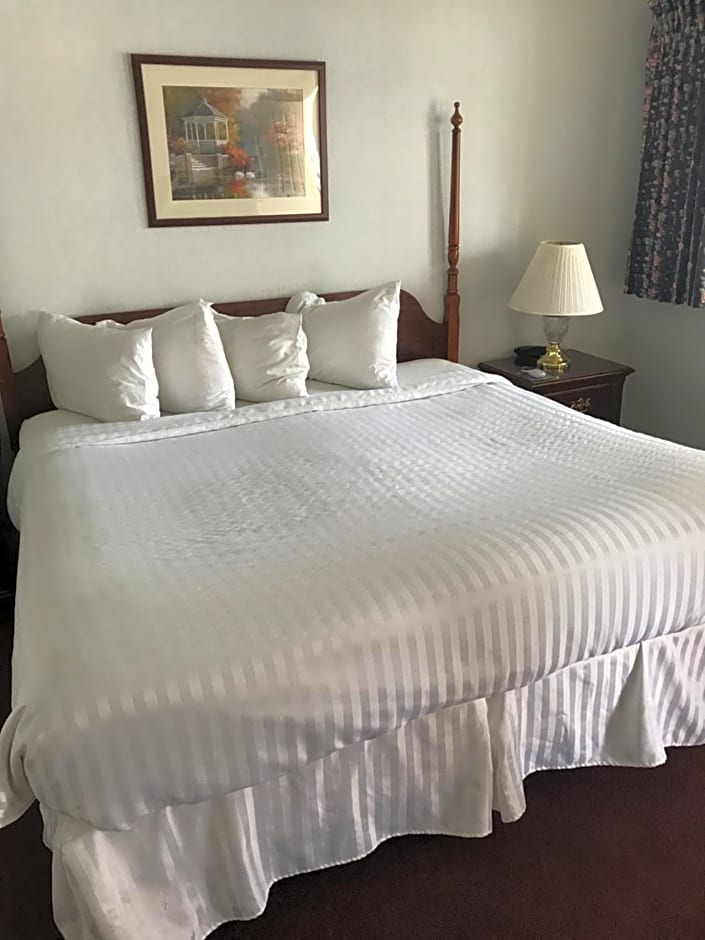 Travelodge by Wyndham Redding CA