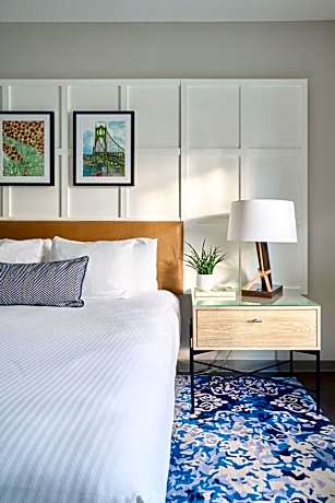 King Guestroom