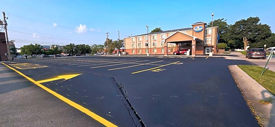 TownHouse Extended Stay Hotel Downtown