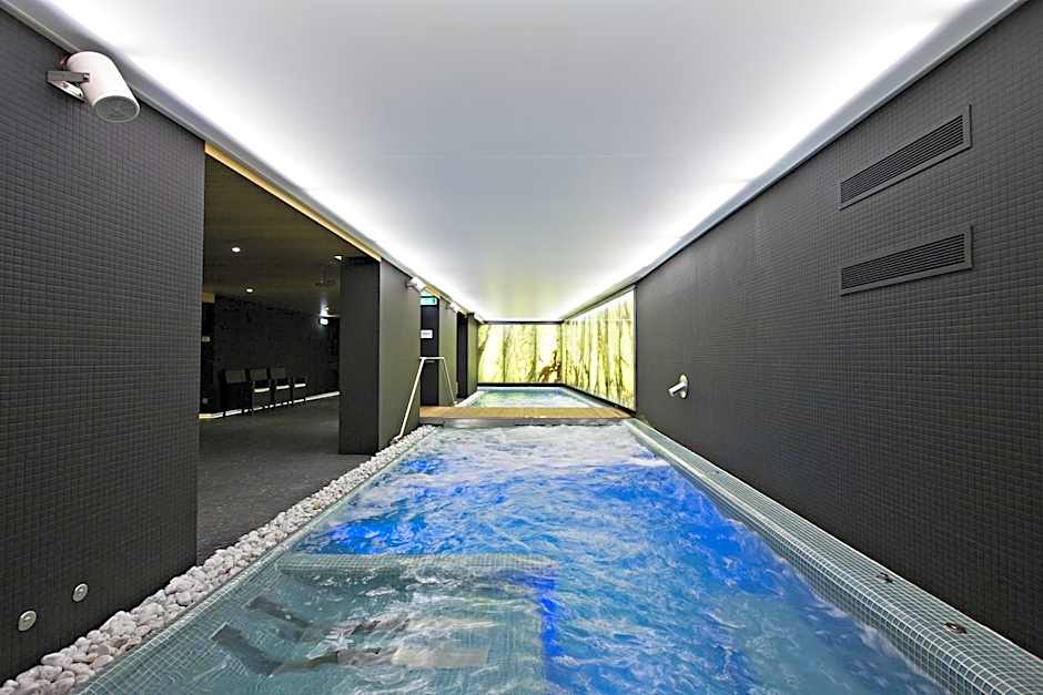 Hotel Zena Beauty & Shopping Center